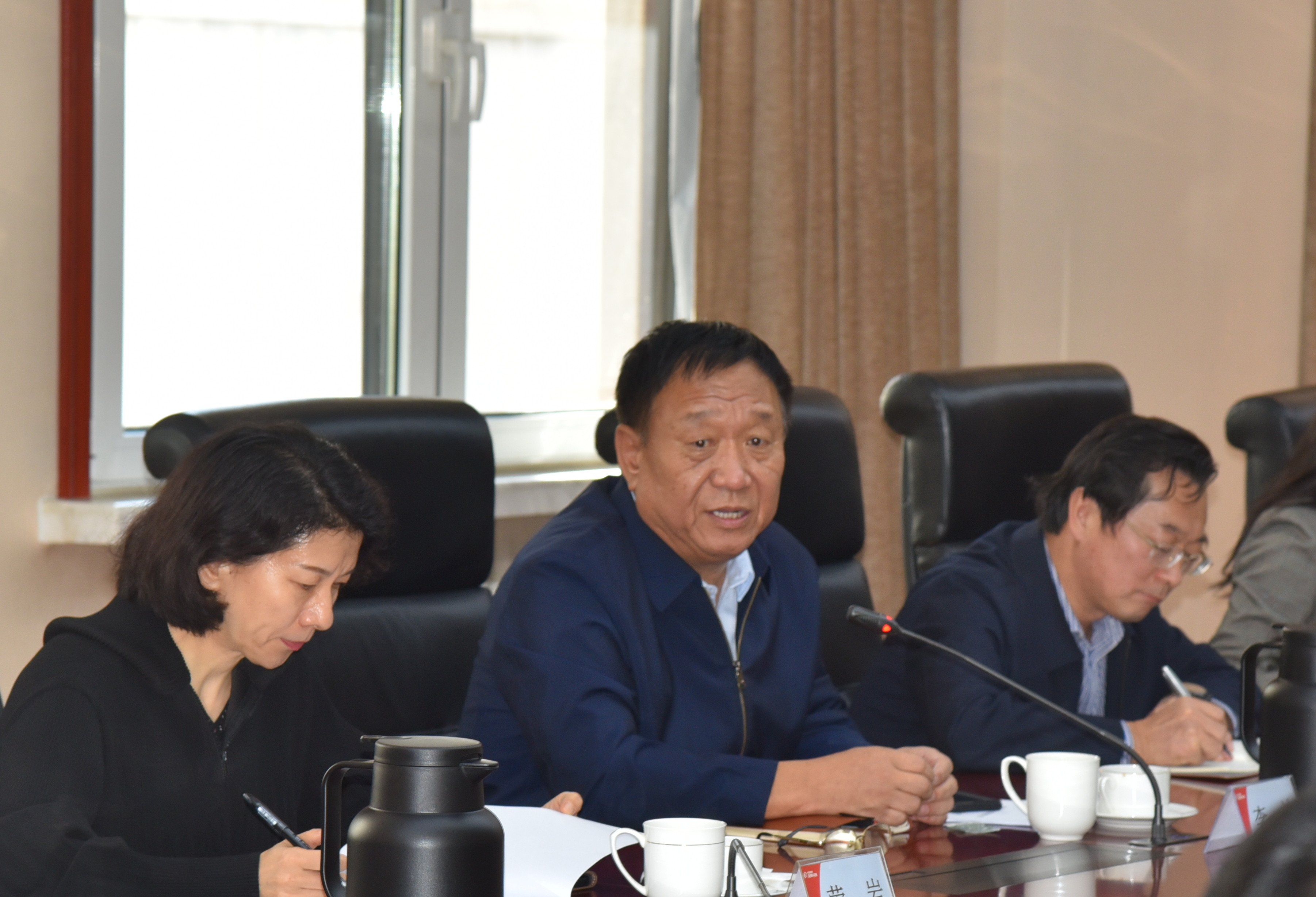 2配图.jpg 2配图.jpg